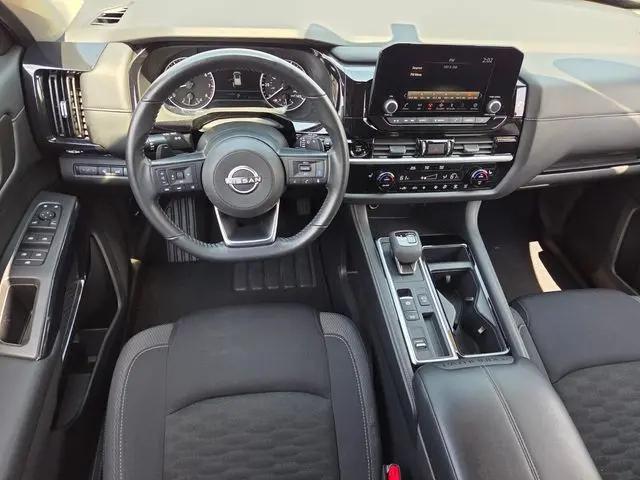 2025 Nissan Pathfinder SV FWD