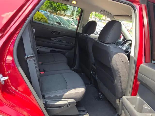 2025 Nissan Pathfinder SV FWD