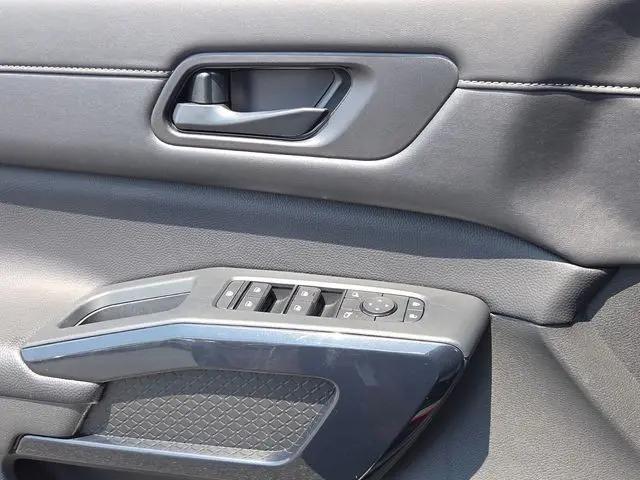 2025 Nissan Pathfinder SV FWD