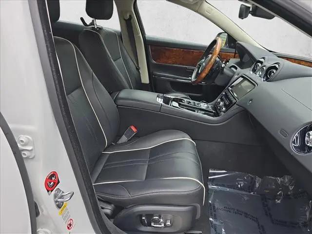 2019 Jaguar XJ R-Sport
