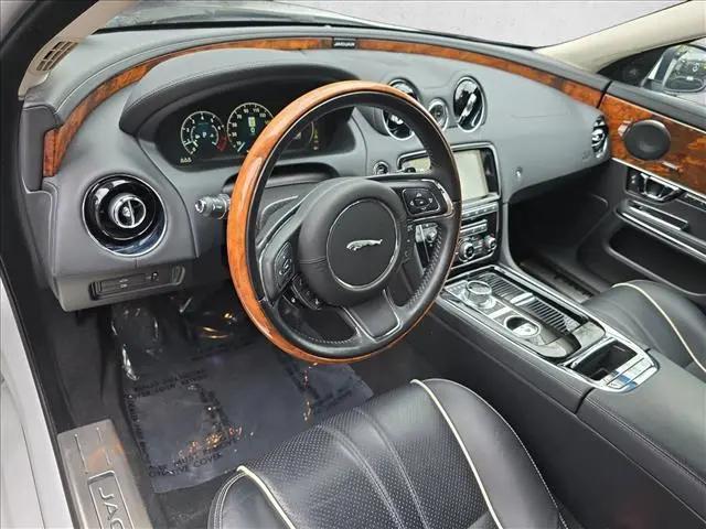 2019 Jaguar XJ R-Sport
