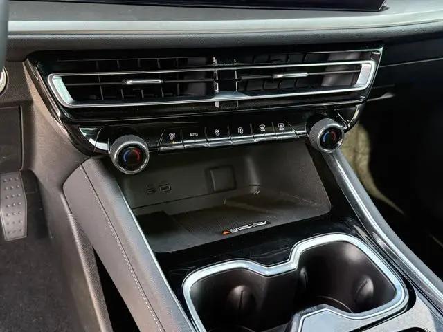 2025 Chevrolet Traverse FWD LT
