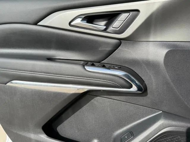 2025 Chevrolet Traverse FWD LT