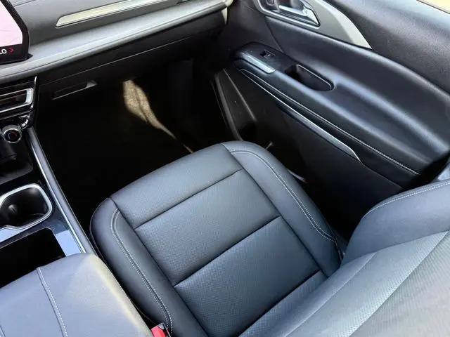 2025 Chevrolet Traverse FWD LT