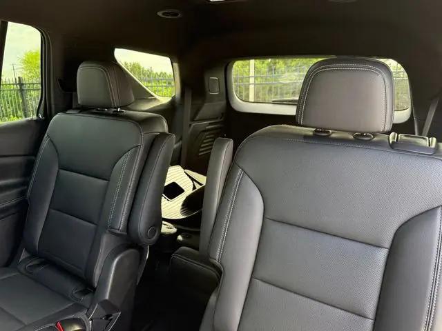 2025 Chevrolet Traverse FWD LT