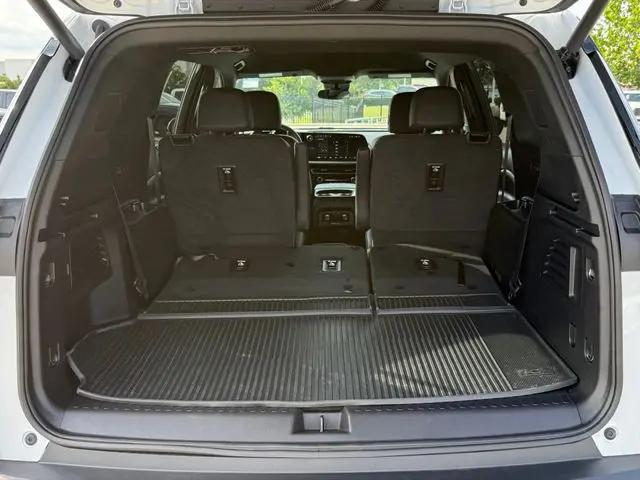 2025 Chevrolet Traverse FWD LT