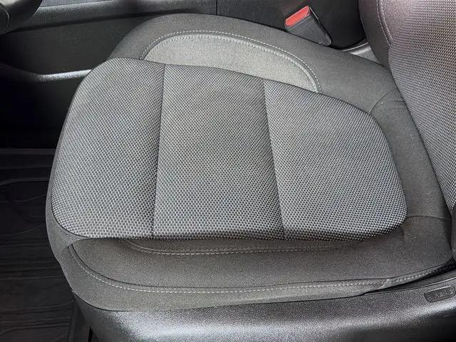 2023 Chevrolet Traverse AWD LT Cloth
