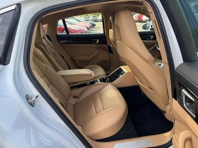 2018 Porsche Panamera Panamera