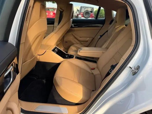 2018 Porsche Panamera Panamera