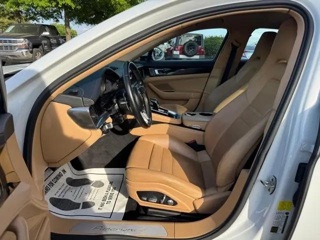 2018 Porsche Panamera Panamera
