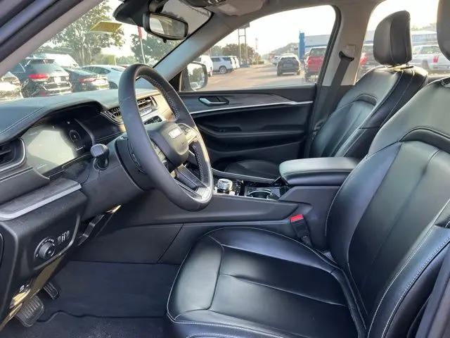 2023 Jeep Grand Cherokee Limited 4x2