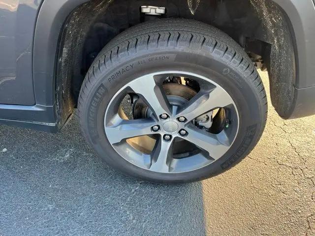 2023 Jeep Grand Cherokee Limited 4x2