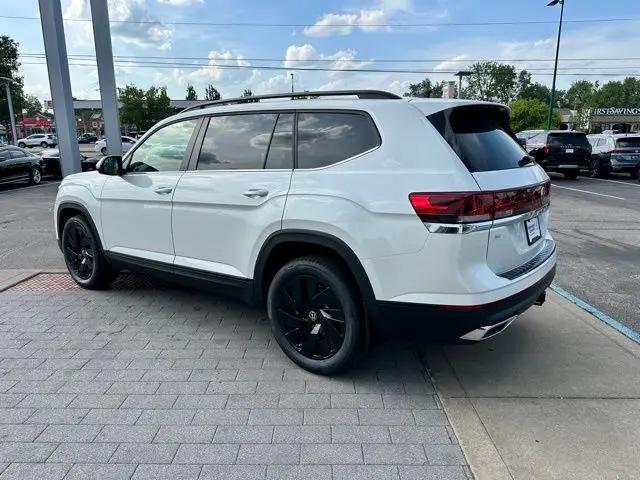 2026 Volkswagen Atlas SE with Technology