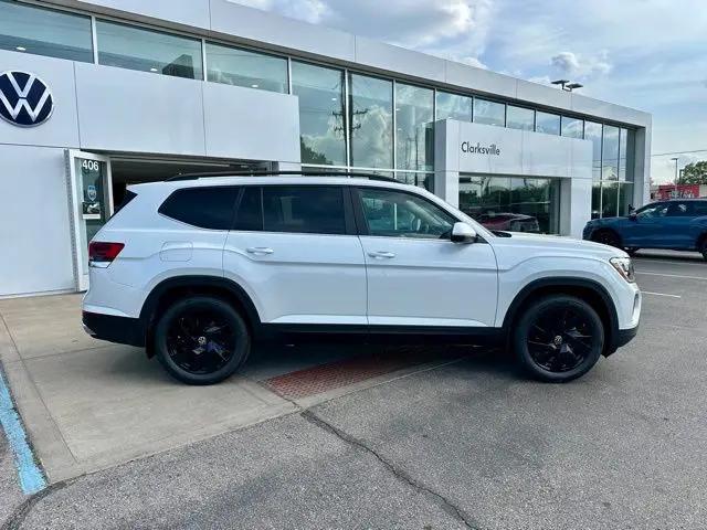 2026 Volkswagen Atlas SE with Technology