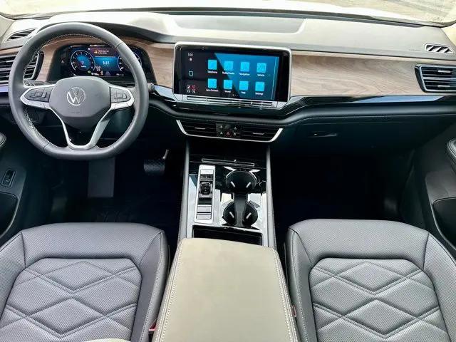 2026 Volkswagen Atlas SE with Technology