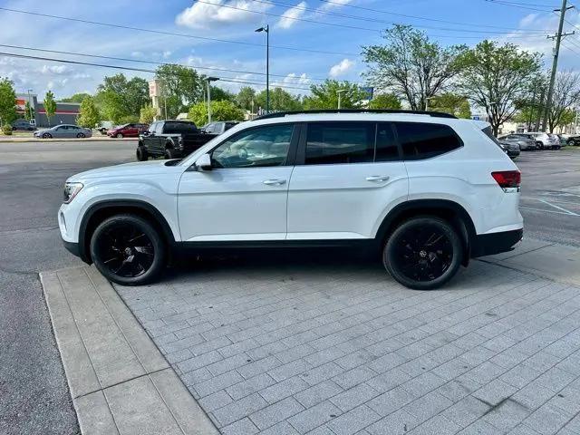 2026 Volkswagen Atlas SE with Technology