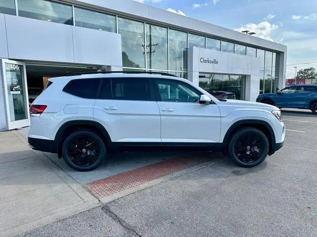 2026 Volkswagen Atlas SE with Technology