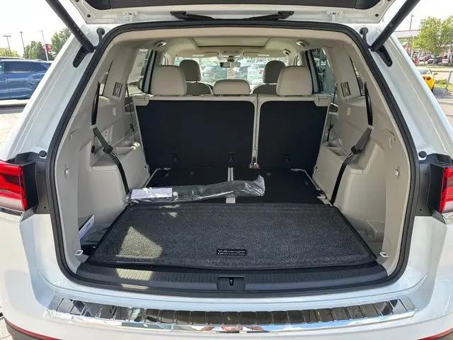 2026 Volkswagen Atlas SE with Technology