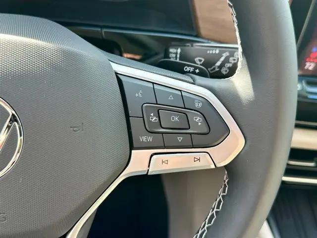 2026 Volkswagen Atlas SE with Technology