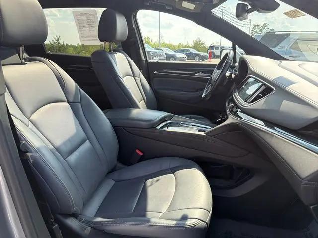 2023 Buick Enclave Essence AWD