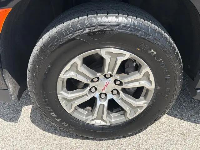 2023 GMC Yukon SLE