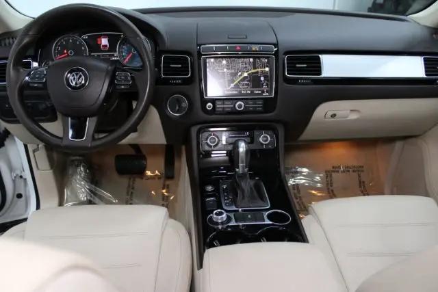 2015 Volkswagen Touareg V6 Sport