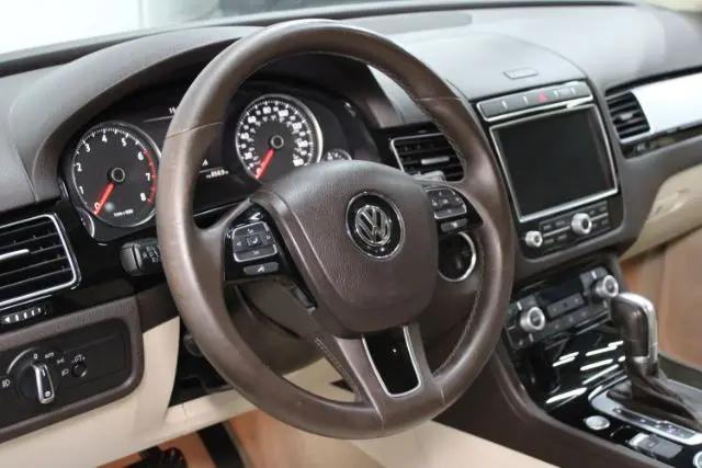 2015 Volkswagen Touareg V6 Sport