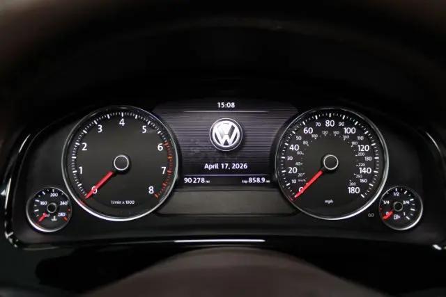 2015 Volkswagen Touareg V6 Sport