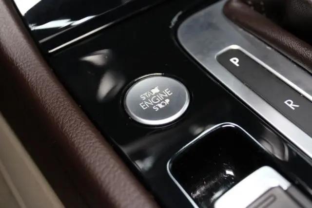2015 Volkswagen Touareg V6 Sport