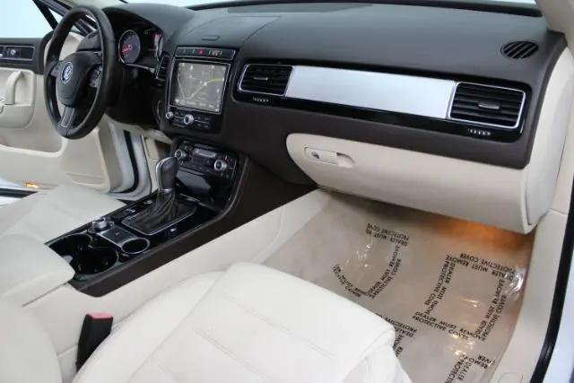 2015 Volkswagen Touareg V6 Sport