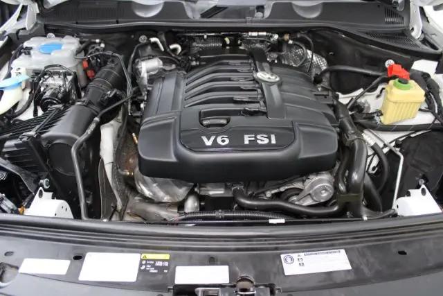 2015 Volkswagen Touareg V6 Sport