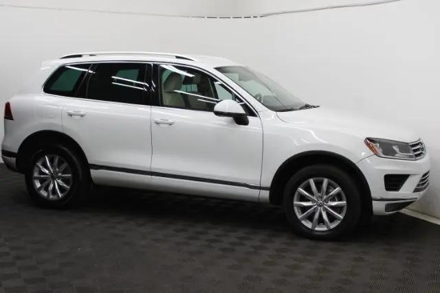 2015 Volkswagen Touareg V6 Sport