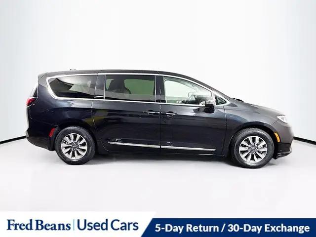 2023 Chrysler Pacifica Hybrid Limited