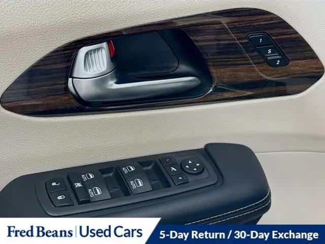 2023 Chrysler Pacifica Hybrid Limited