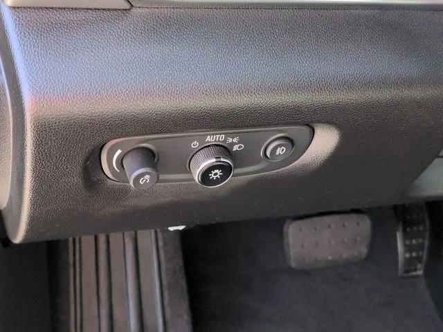 2021 Chevrolet Traverse FWD LT Leather