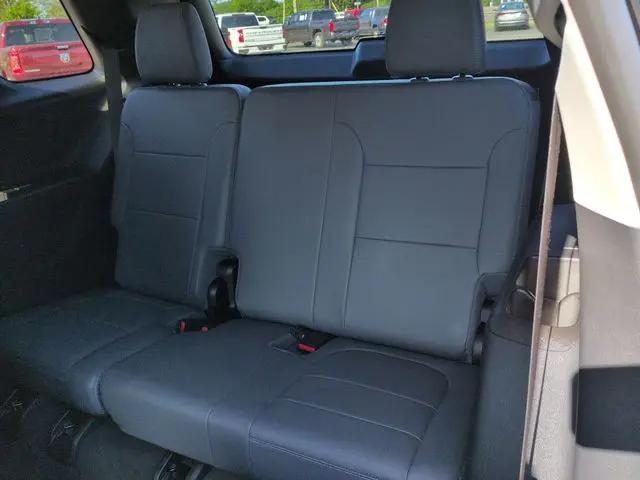 2021 Chevrolet Traverse FWD LT Leather