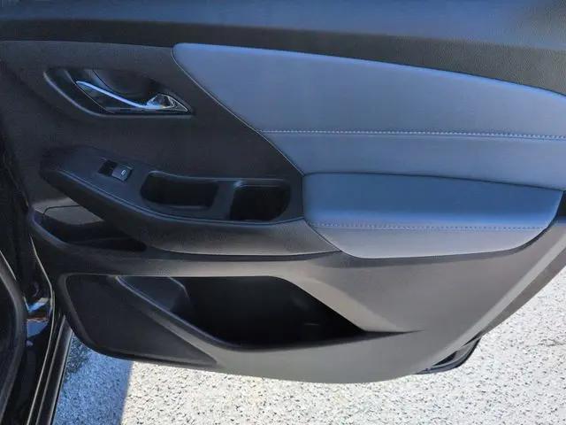 2021 Chevrolet Traverse FWD LT Leather