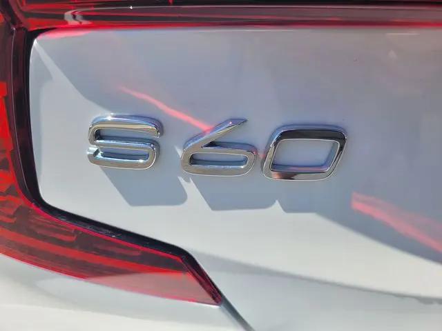 2024 Volvo S60 B5 Core Dark Theme