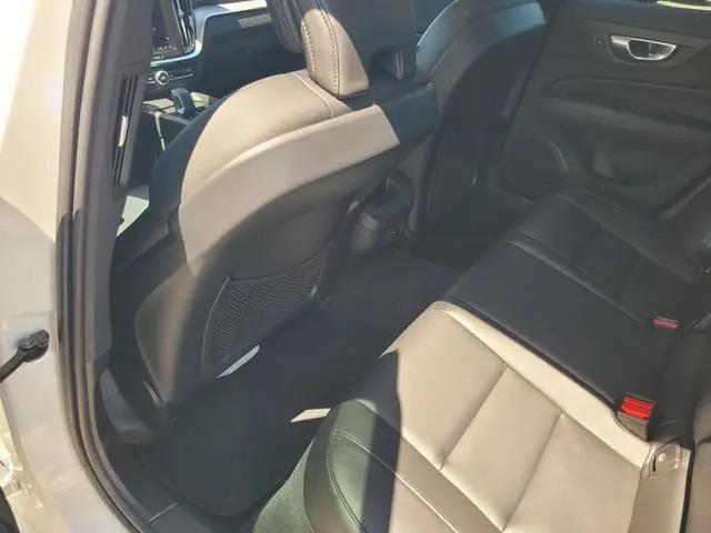 2024 Volvo S60 B5 Core Dark Theme