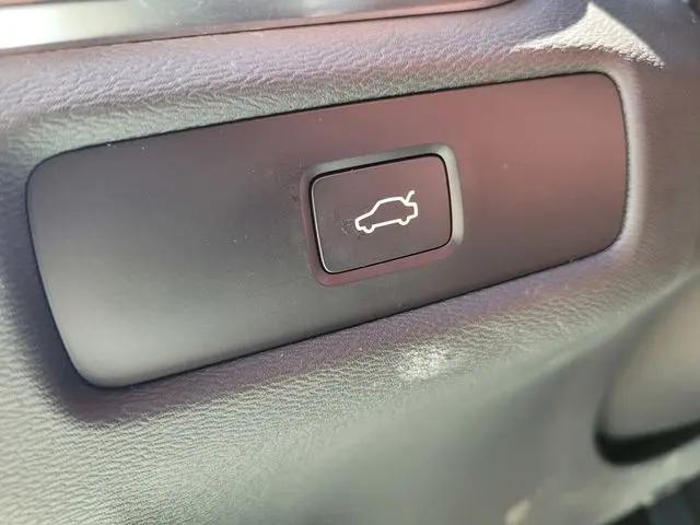 2024 Volvo S60 B5 Core Dark Theme