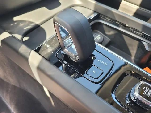 2024 Volvo S60 B5 Core Dark Theme