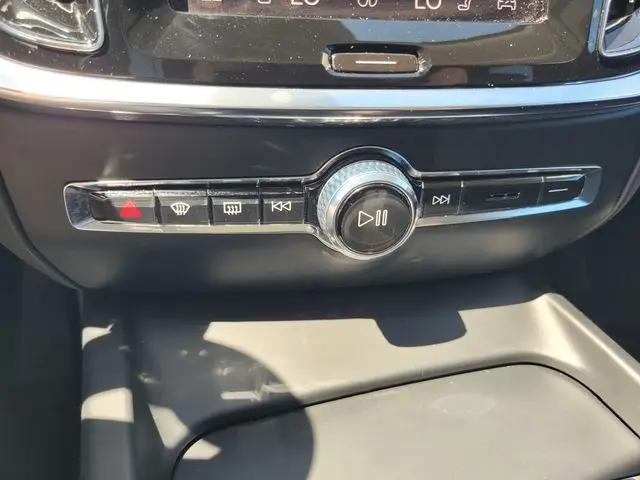 2024 Volvo S60 B5 Core Dark Theme