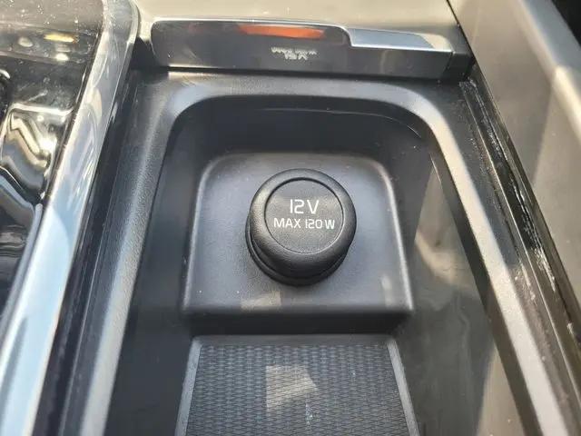 2024 Volvo S60 B5 Core Dark Theme