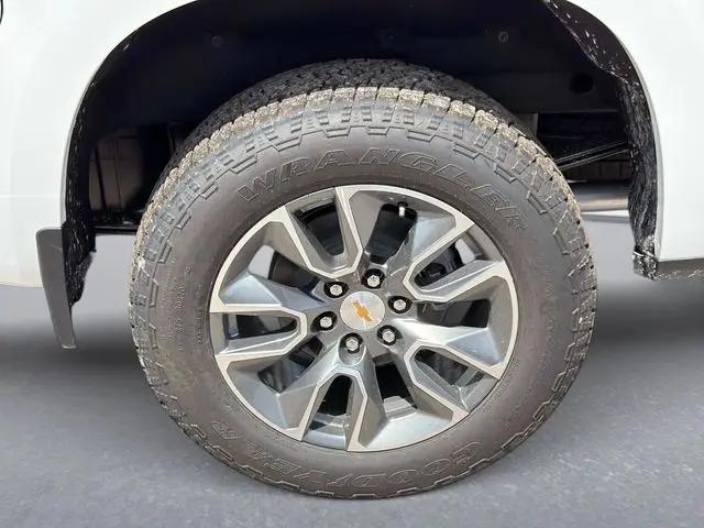 2026 Chevrolet Silverado 1500 4WD Crew Cab Standard Bed LT