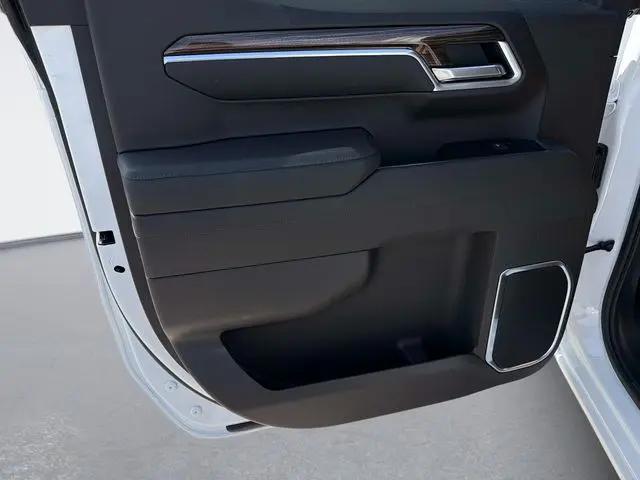 2026 Chevrolet Silverado 1500 4WD Crew Cab Standard Bed LT