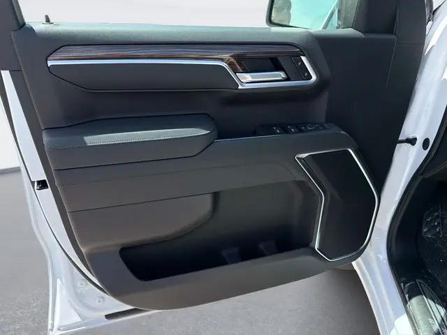 2026 Chevrolet Silverado 1500 4WD Crew Cab Standard Bed LT
