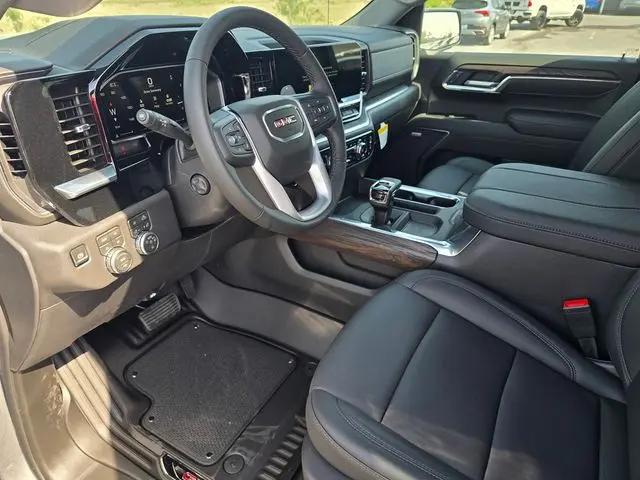 2026 GMC Sierra 1500 Crew Cab, Short Bed, SLT, 4WD