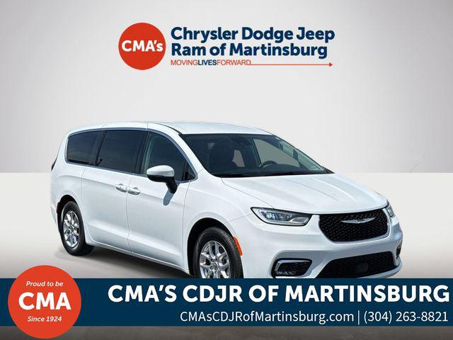 2023 Chrysler Pacifica Touring L for sale in Martinburg, WV