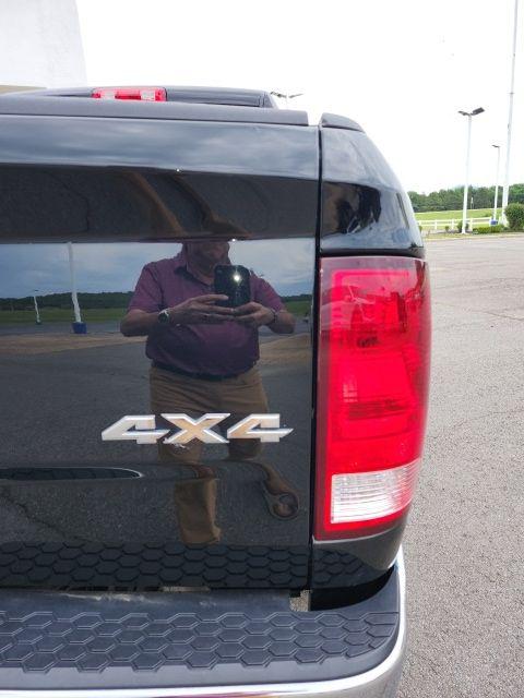 2024 Ram 1500 Classic SLT Quad Cab 4x4 6'4" Box