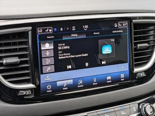 2025 Chrysler Pacifica Select